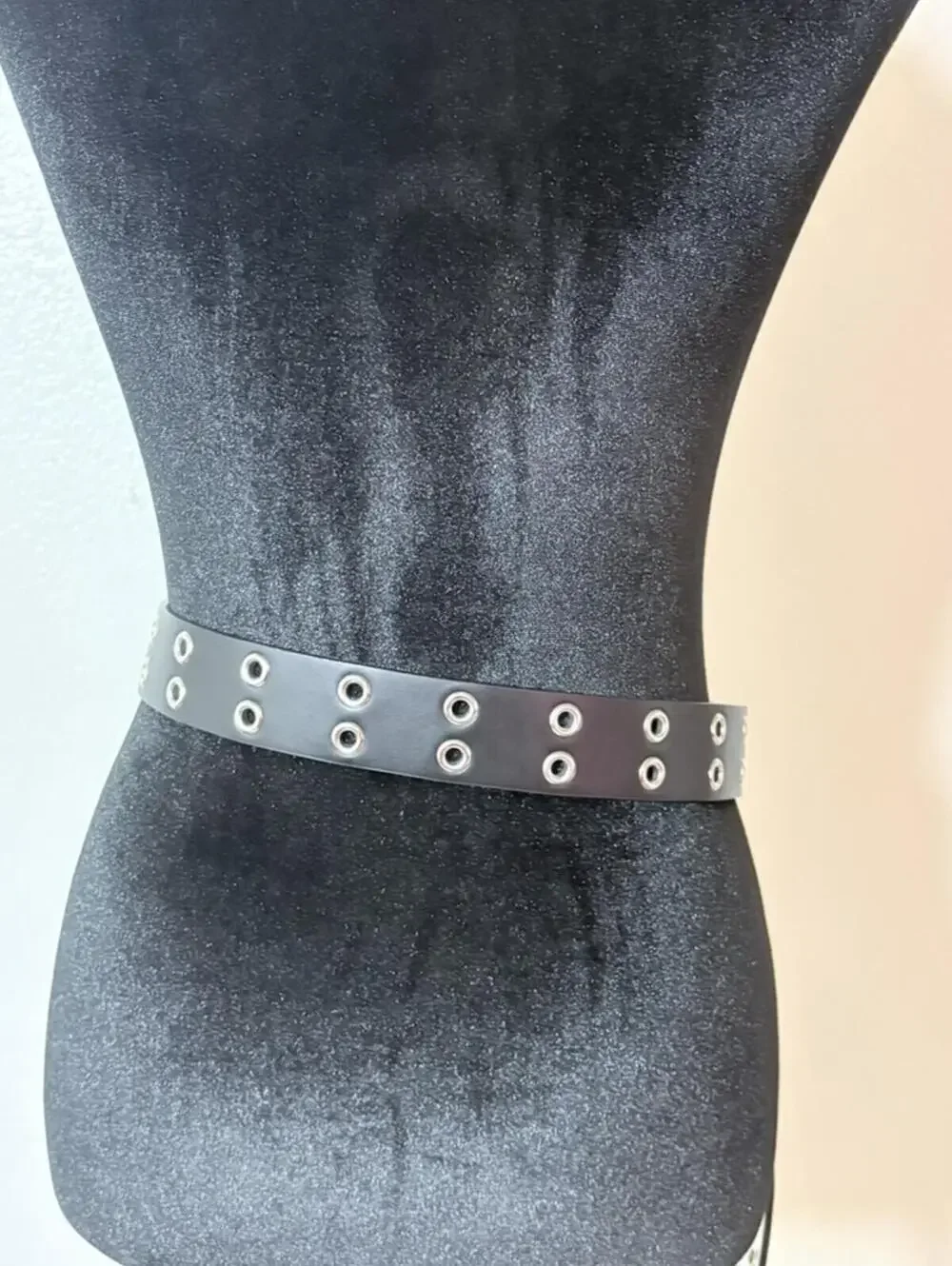 Reversible Double Grommet Belt  Black/White Silver Hardware  Size 2XL  NWT - Picture 2 of 6